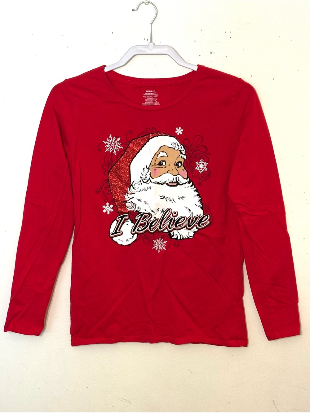 I Believe Red Santa Graphic Long-Sleeve Tee - women’s. Size M(8-10). EUC.